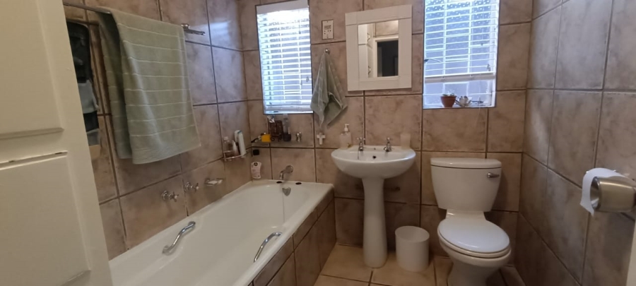 5 Bedroom Property for Sale in Kuruman Northern Cape